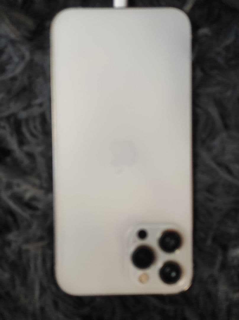 iPhone 12 Pro Max ( ジャンク) 画面ひび割れ 充電中