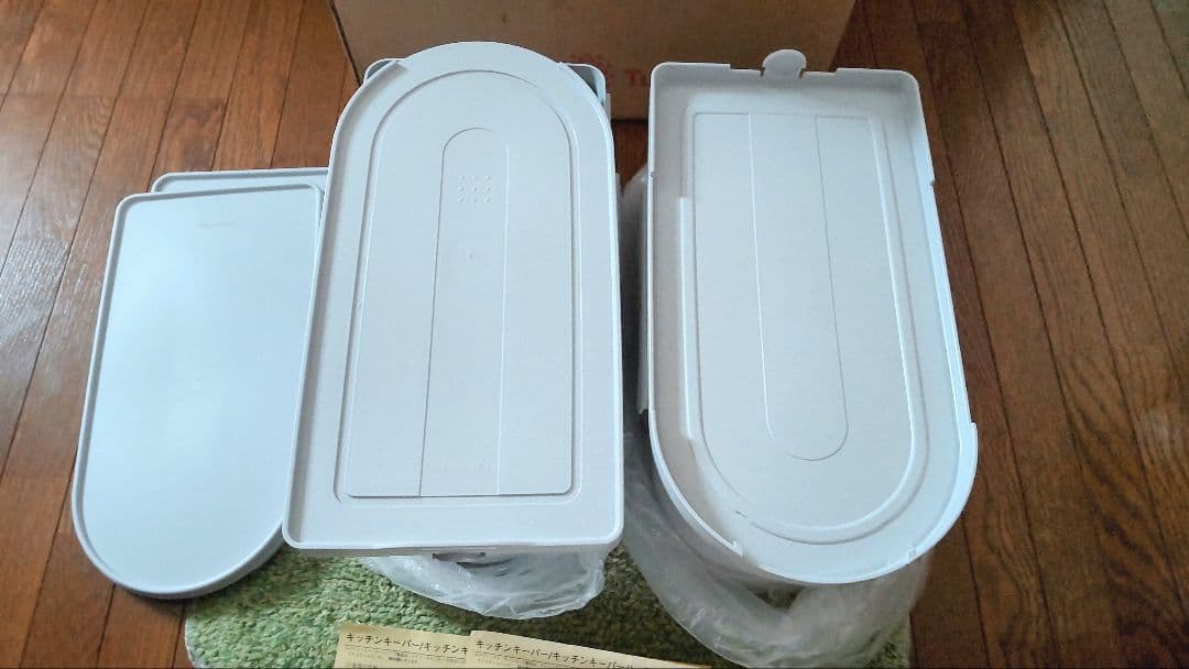 タッパーウェア　キッチンキーパーハーフ　デイリーストッカー　キャスター　トレイ