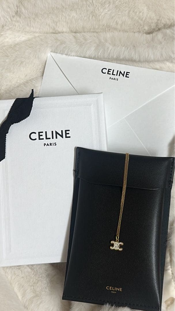 CELINEトリリオンラインストーン 【プロフィール確認ください❣️】