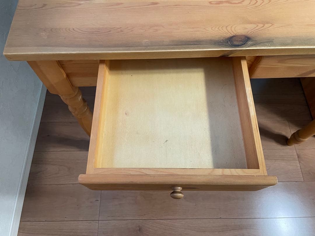 カントリー調の学習机