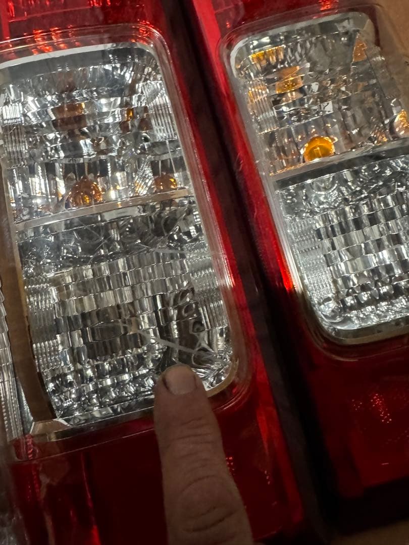 200系ハイエースバン　4型以後　純正クリアテール左右セット③送料込み