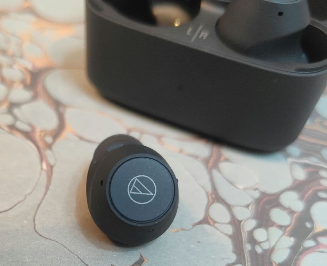 オーディオテクニカ ATH-CKS30TW+ BK ノイズキャンセリング 黒