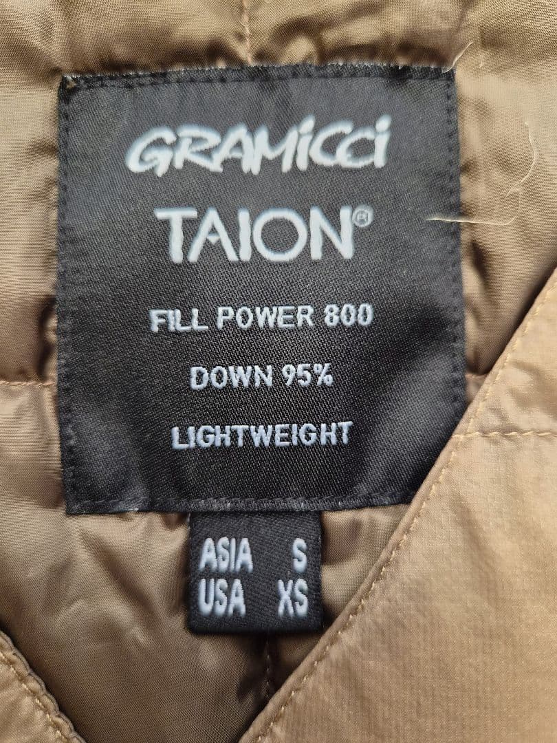 GRAMICCI×TAION コラボダウンセットアップベスト&パンツモカカーキ