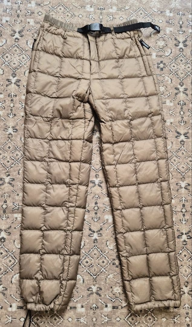 GRAMICCI×TAION コラボダウンセットアップベスト&パンツモカカーキ