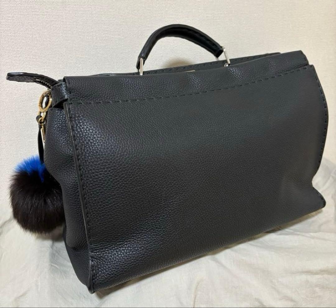 FENDI ピーカブー　ブラック ラージ