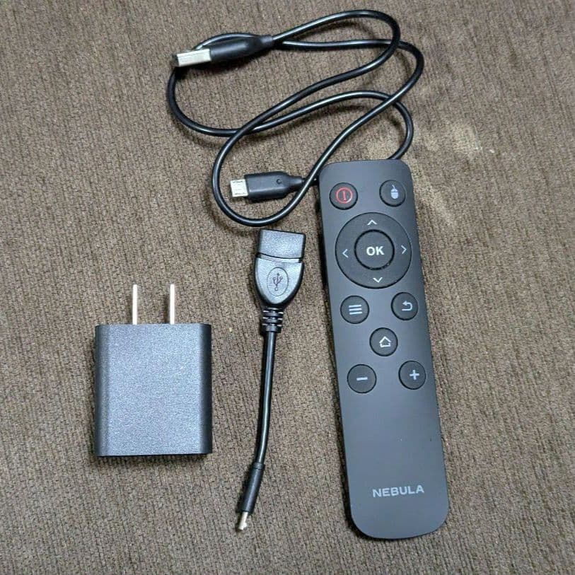 NEBULA ポータブルプロジェクター 本体　スクリーン付き