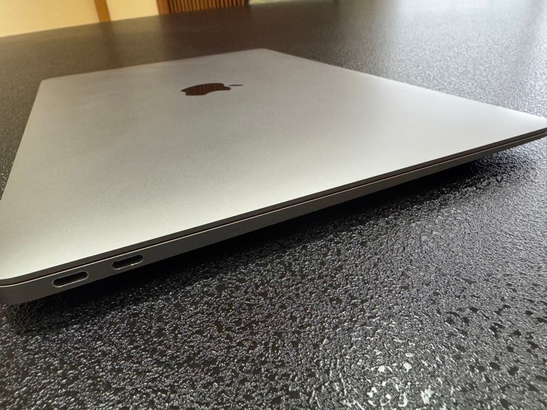 【らん】MacBook Air 13-inch 2020 8GB/1TB