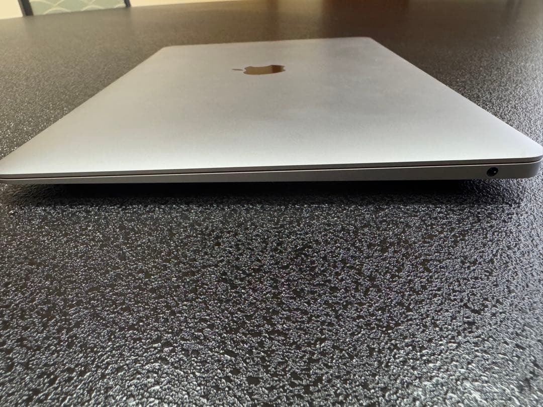 【らん】MacBook Air 13-inch 2020 8GB/1TB