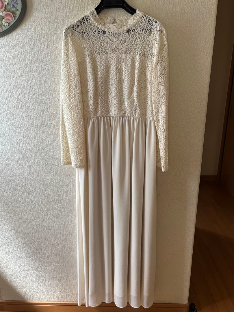 レース切り替えロングウエディングドレス　9号