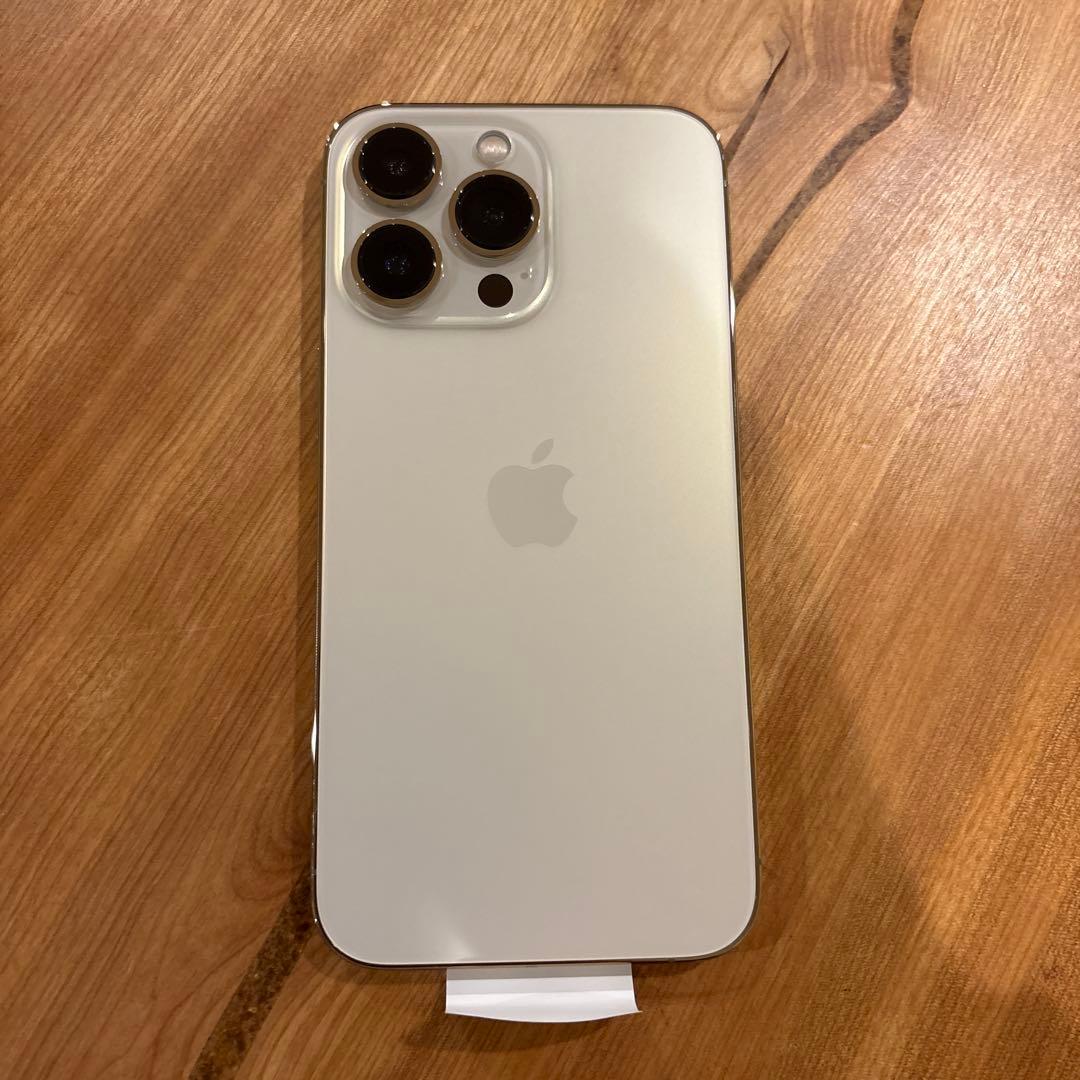 新品同様　NTTドコモ補償交換品　未使用　iPhone 13 Pro ゴールド