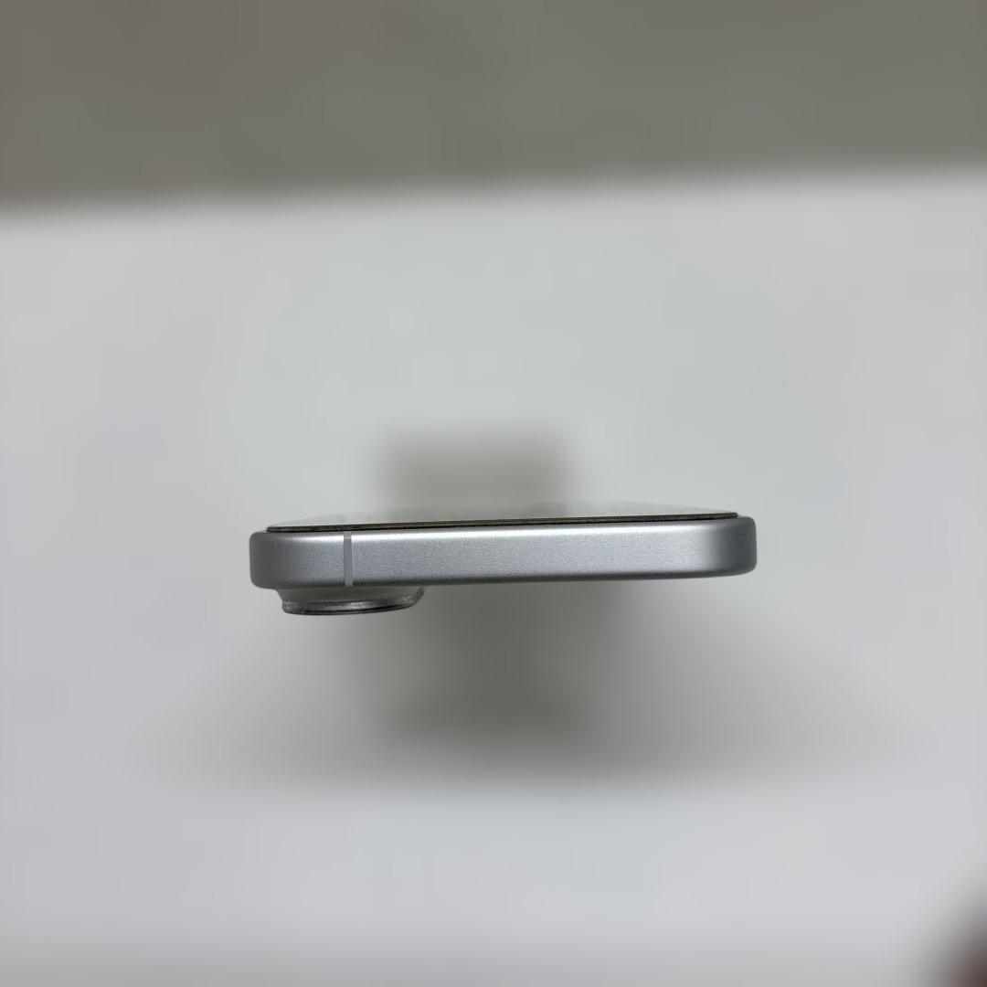 中古超美品 iPhone16 128GB SIMフリー バッテリー 100%