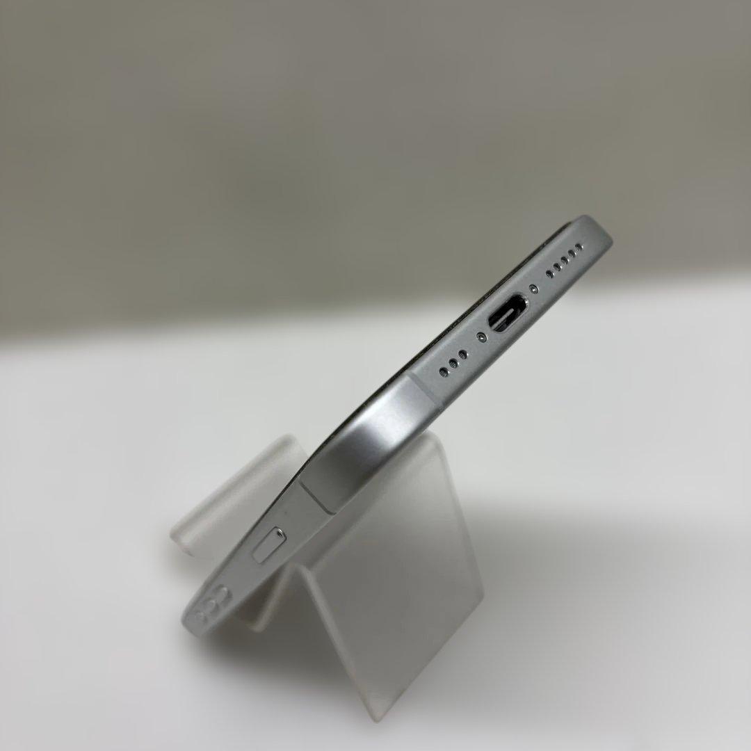 中古超美品 iPhone16 128GB SIMフリー バッテリー 100%