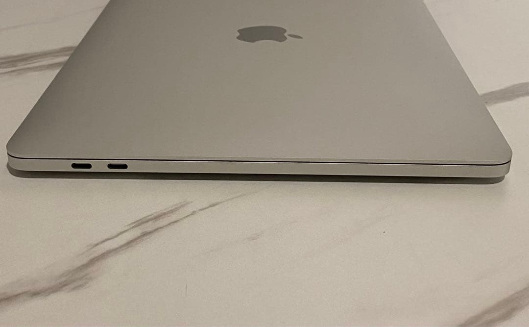 MacBook本体 MacBook Pro13 TouchBar i5 8GB 512GB 2017