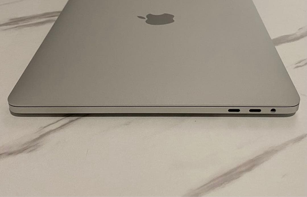 MacBook本体 MacBook Pro13 TouchBar i5 8GB 512GB 2017