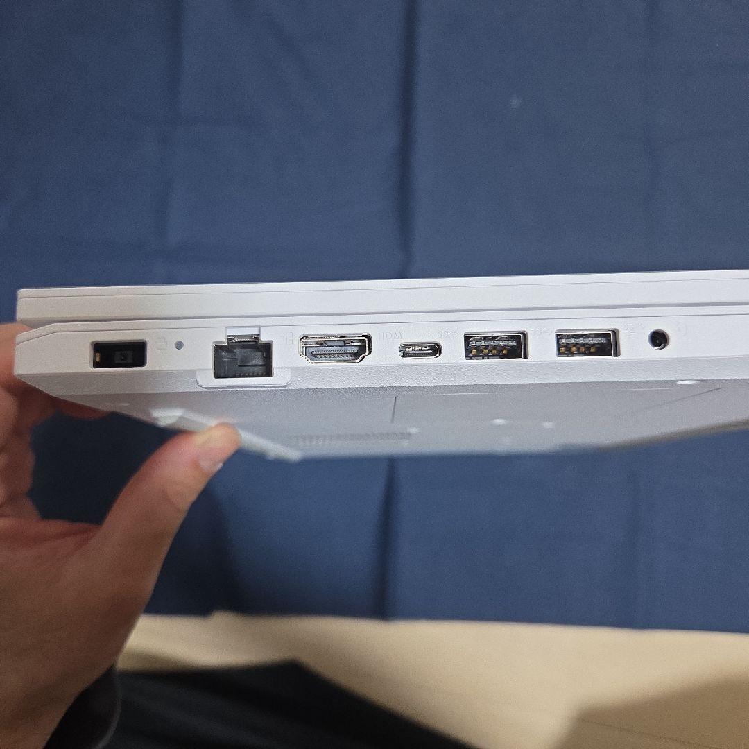 展示品　NEC LAVIE N15 PC-N155EJAW パールホワイト