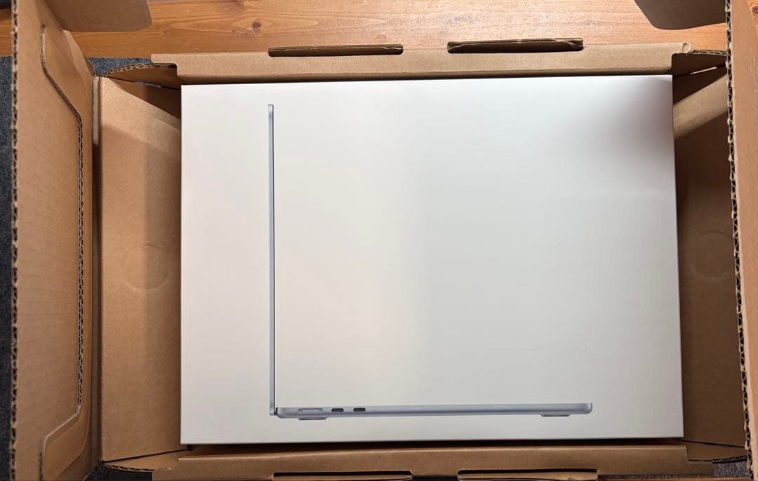 【完美品】MacBook Air 13インチ M4チップ 256GB