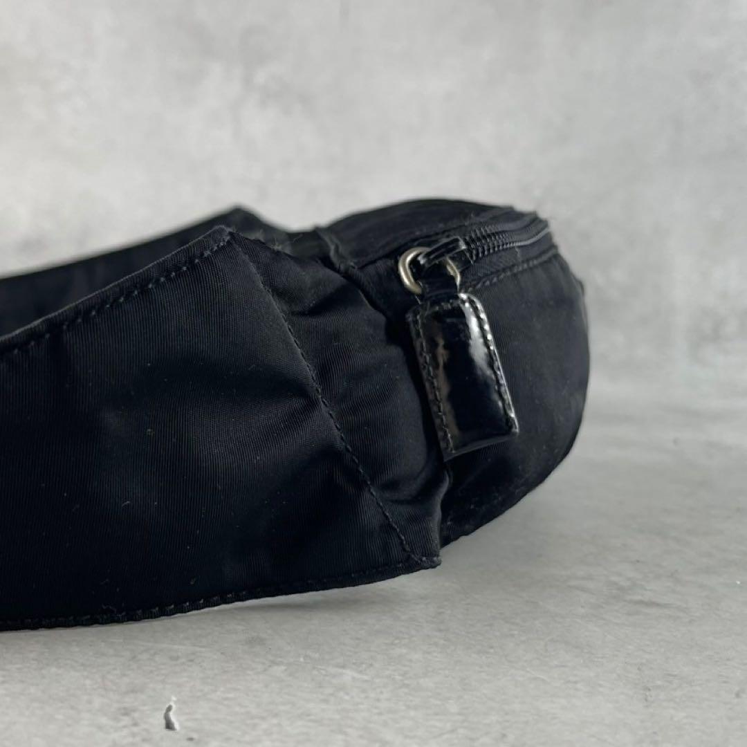 美品✨PRADA ボディーバッグ ショルダー ウエストポーチ 三角ロゴ 黒