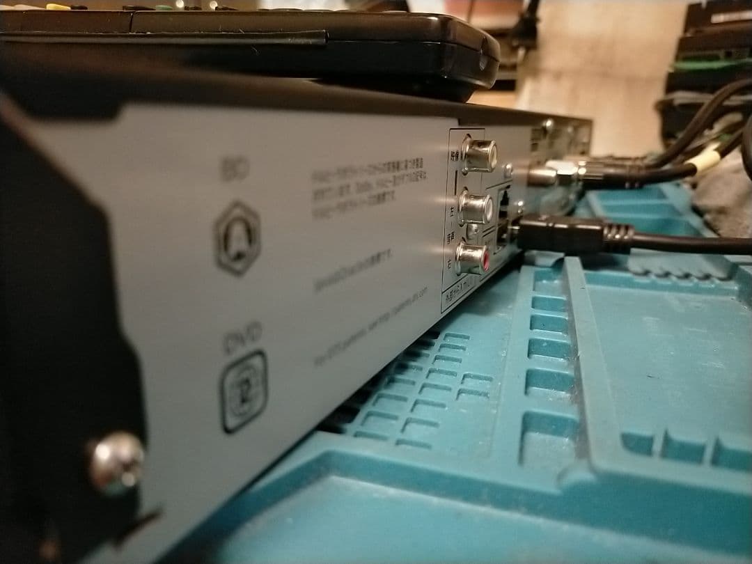 シャープ・BLレコーダーBD-S570美観リモコン+HDMI付き