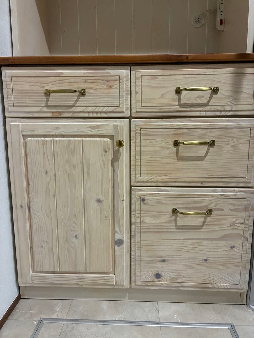 シナモシリーズ　ニトリ　キッチンボード　食器棚　　幅80