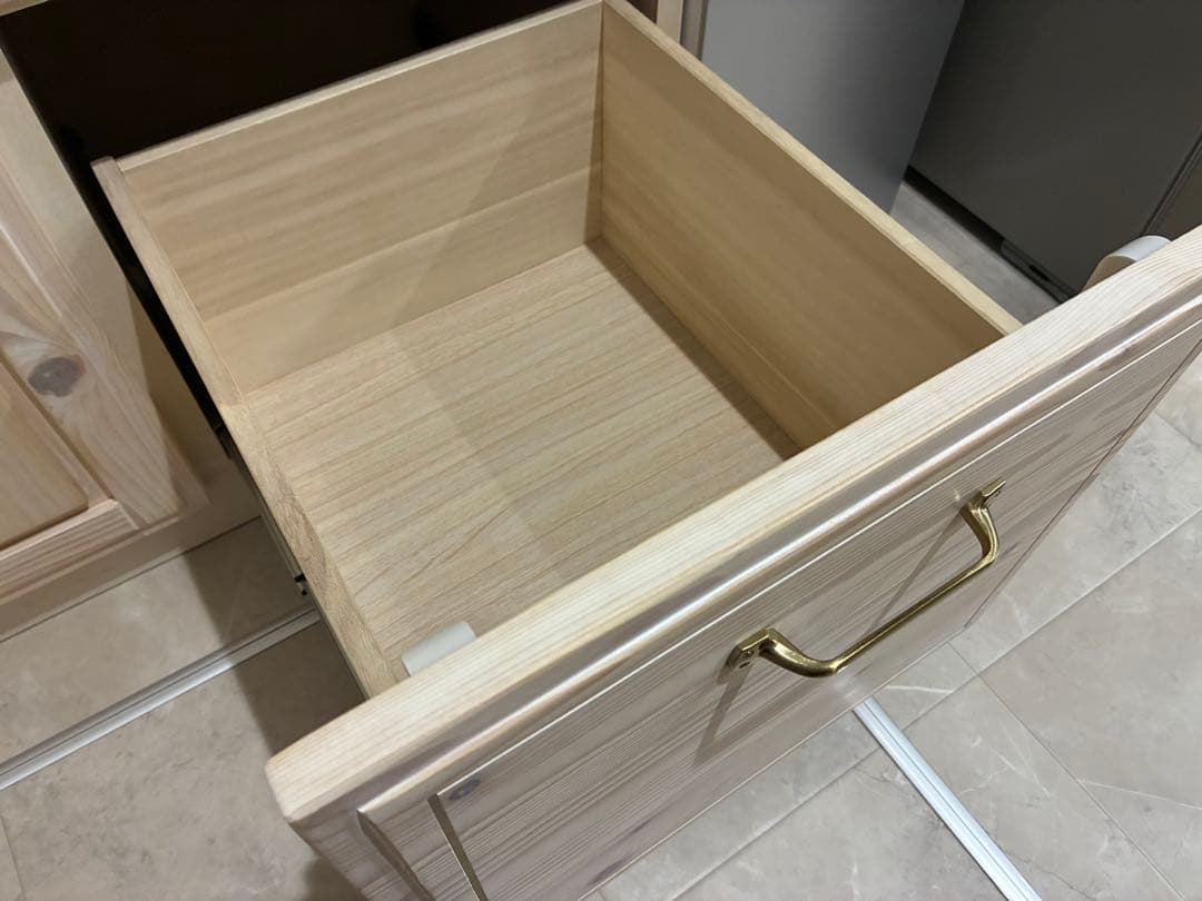 シナモシリーズ　ニトリ　キッチンボード　食器棚　　幅80