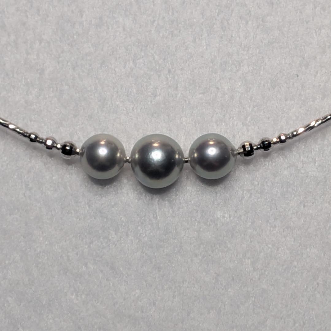 K18WG アコヤ真珠 シャイニーカットオメガネックレス