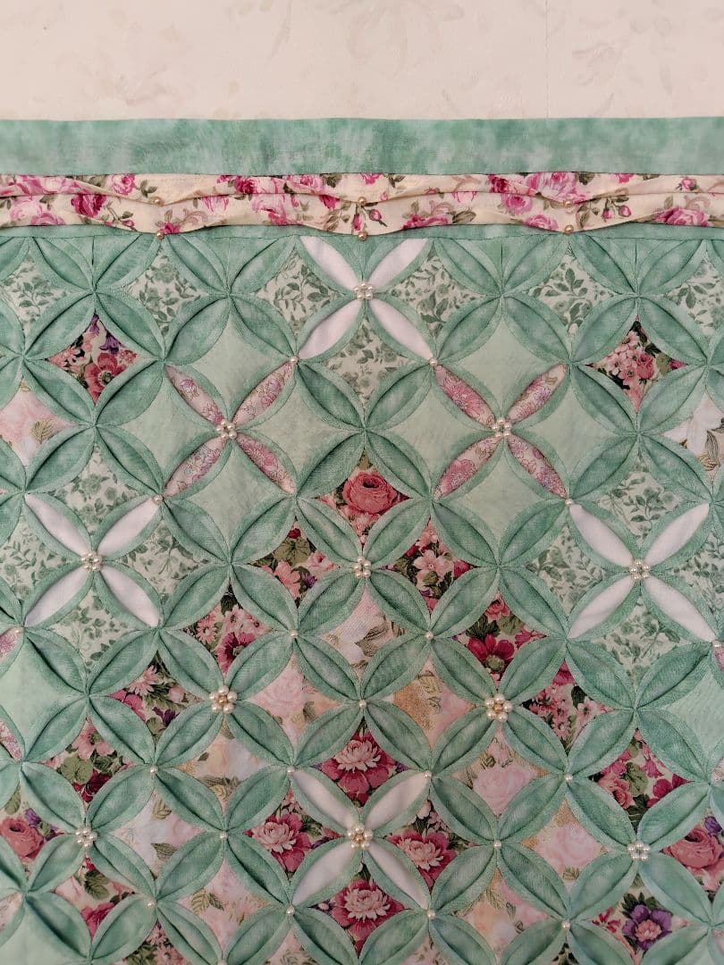 ♡mari♡ パッチワーク(カテドラルウインドウ)タペストリー