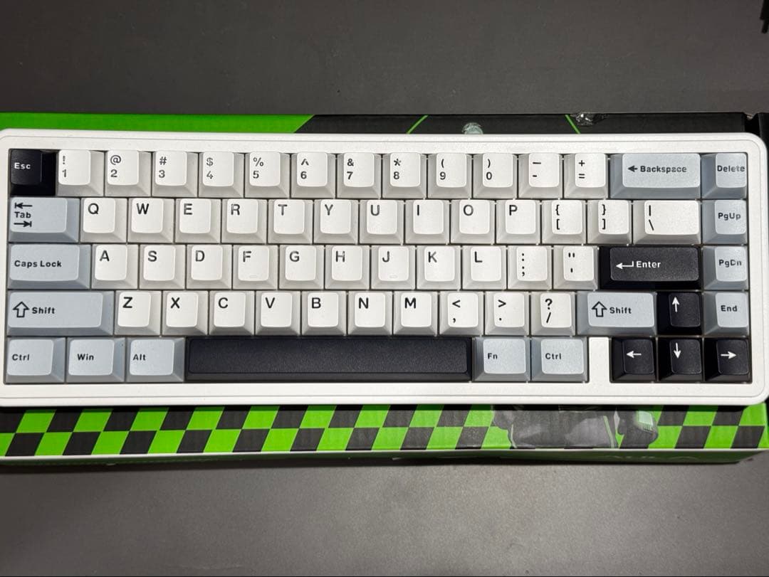 EPOMAKER x AULA F65 65%ワイヤレスメカニカルキーボード