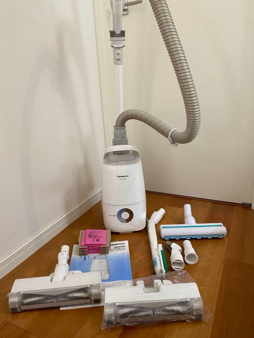 Panasonic軽量スリム掃除機 からまないブラシMC-SJP830K