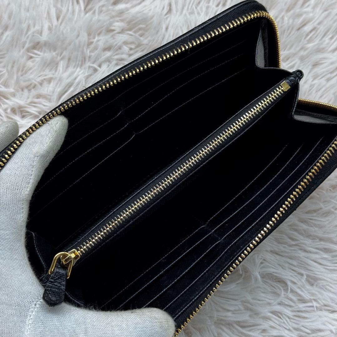 現行 美品✨プラダ トライアングルロゴ サフィアーノ ナイロン 長財布