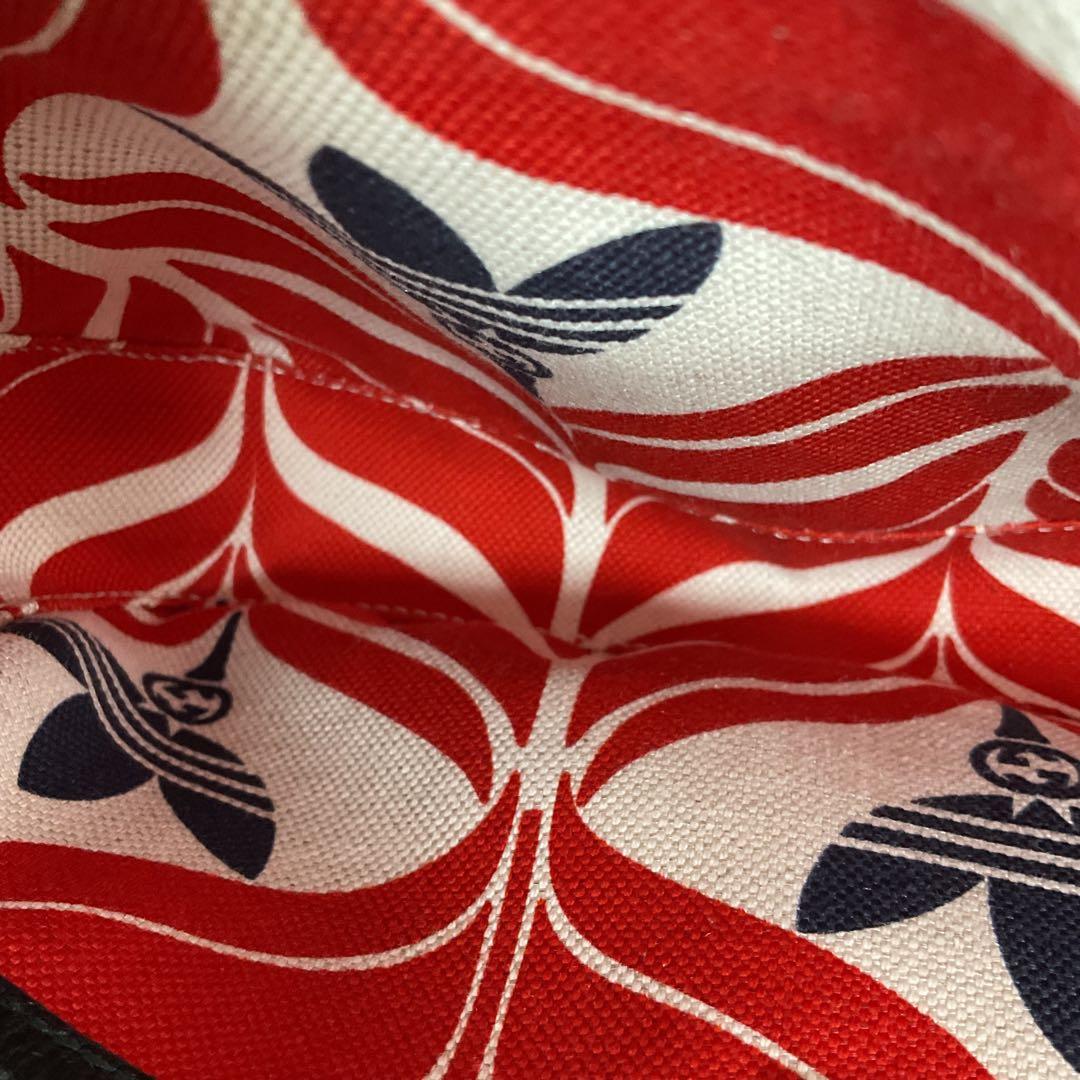 adidas × Gucci ボディバッグ・ウエストポーチ　コラボ　ロゴ入り