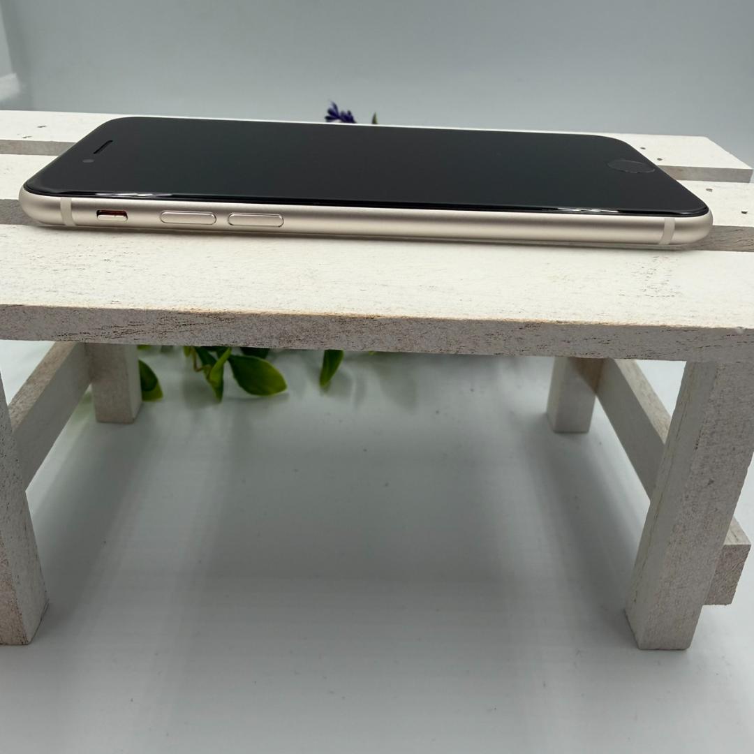 iPhone SE第3世代 64GB スターライト 392