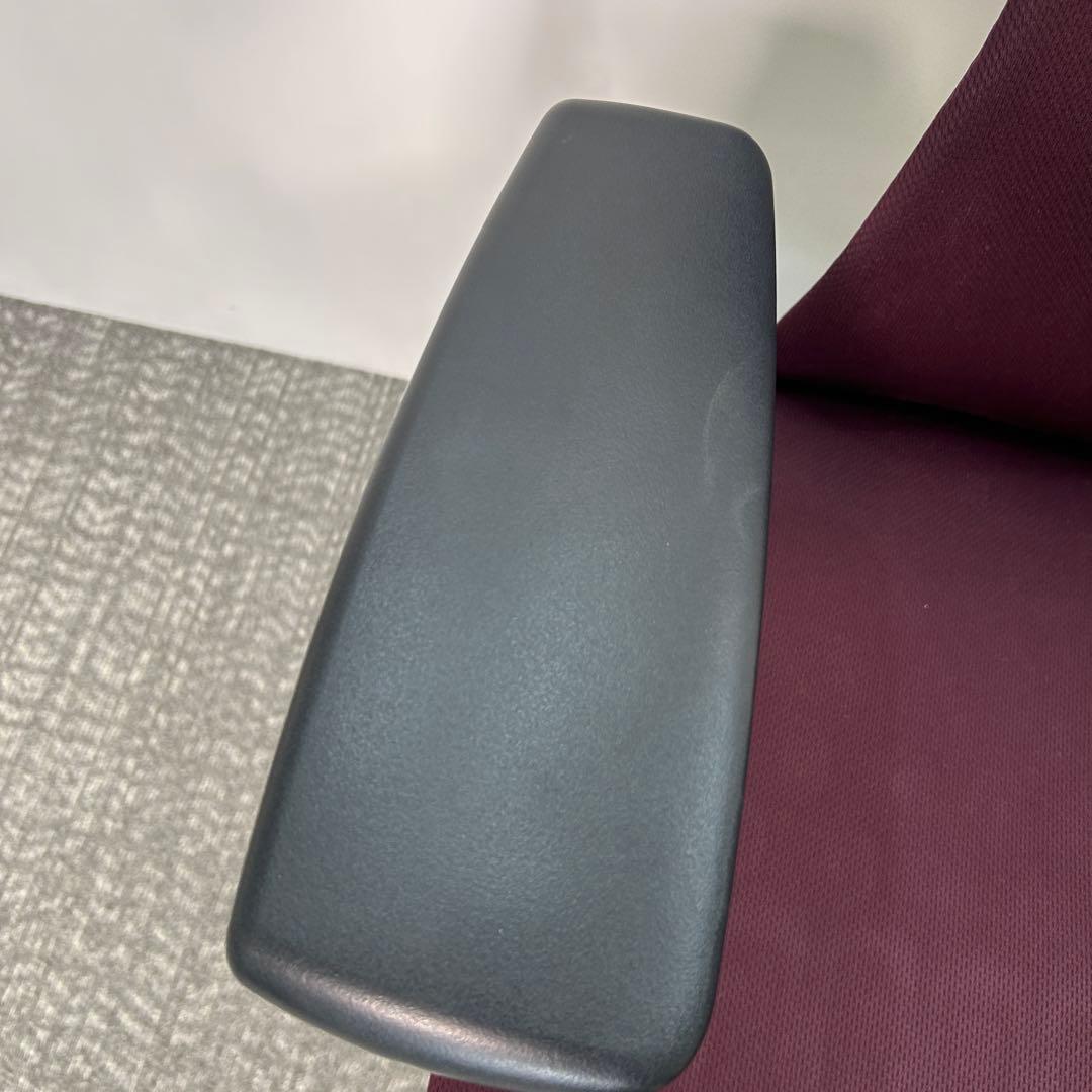 O. エンボディチェア ハーマンミラー ホワイト Embody. えんじ色