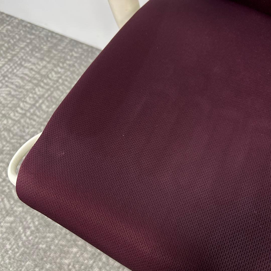 O. エンボディチェア ハーマンミラー ホワイト Embody. えんじ色