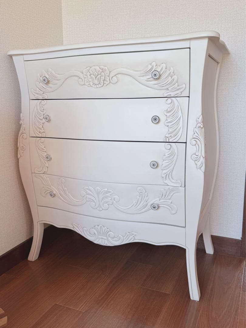 訳アリ★彫刻が素敵なヨーロッパ　アンティーク風チェスト！4段引き出しオフホワイト