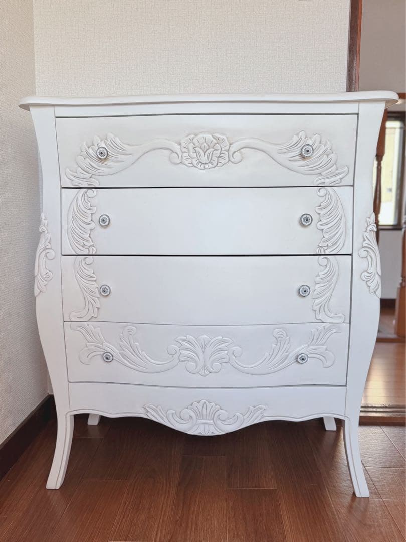 訳アリ★彫刻が素敵なヨーロッパ　アンティーク風チェスト！4段引き出しオフホワイト