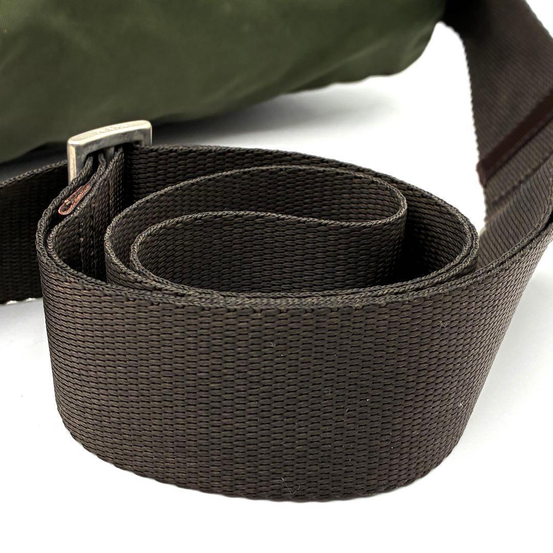 正規品 プラダ ショルダーバッグ 三角ロゴ 白タグ付 フラップ メンズ カーキ