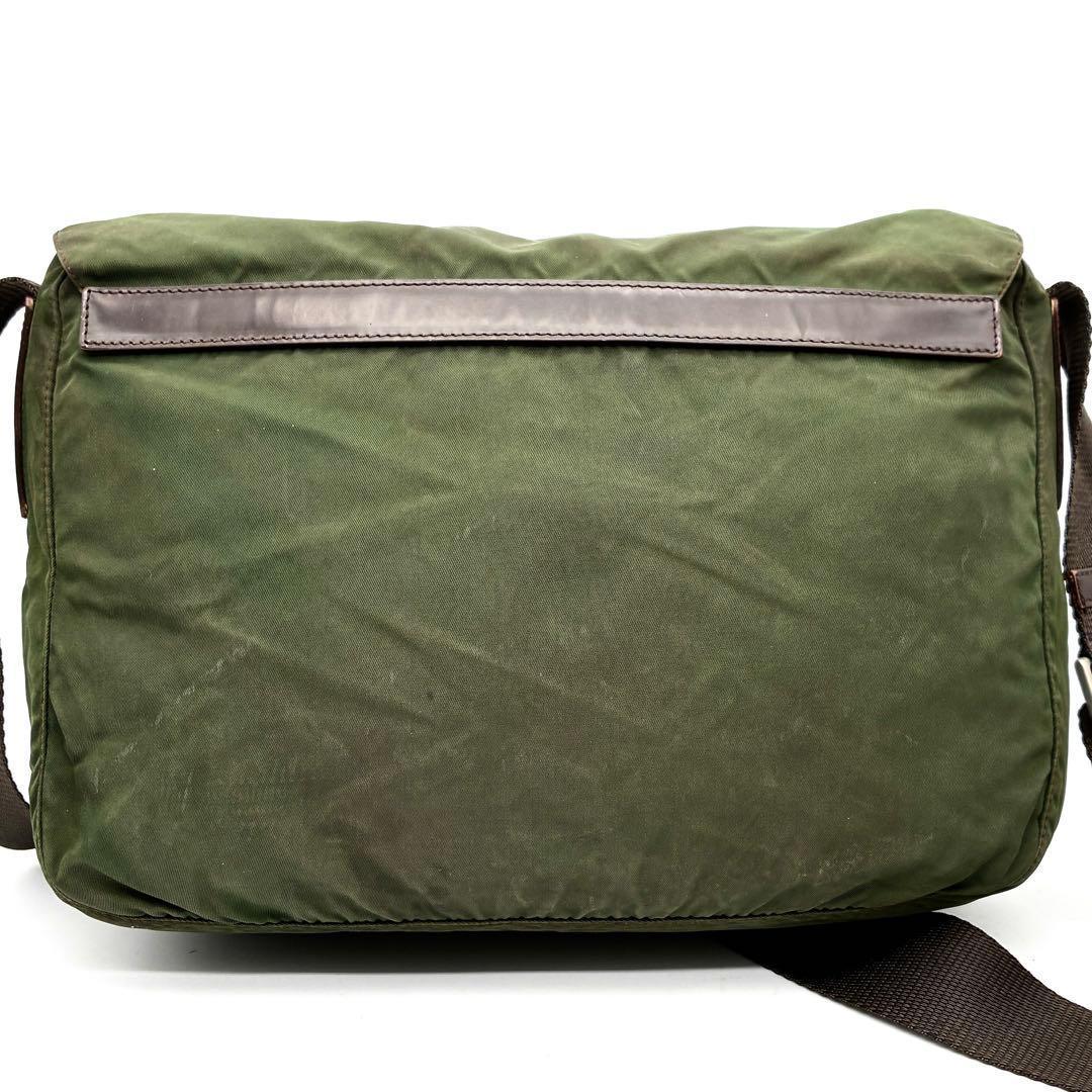 正規品 プラダ ショルダーバッグ 三角ロゴ 白タグ付 フラップ メンズ カーキ