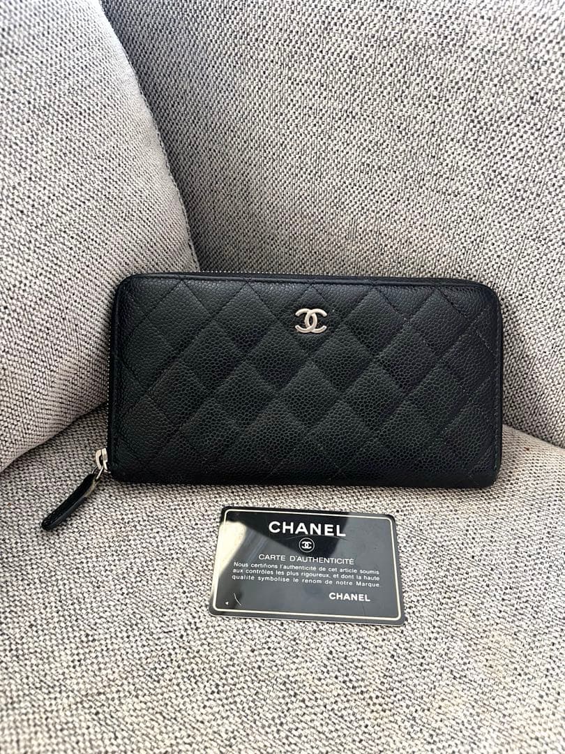 CHANEL キャビアスキン　長財布　レザー　ブラック　シルバー　マトラッセ