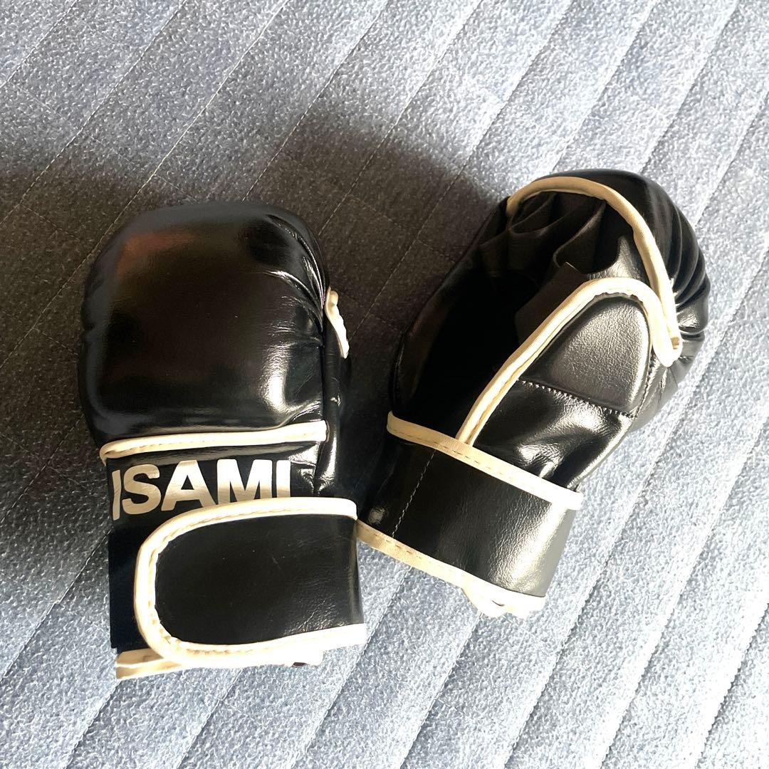 ISAMI MMAグローブ 黒色 オープンフィンガー