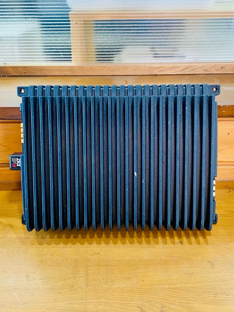 【SALE】KICKER ZRX パワーアンプ