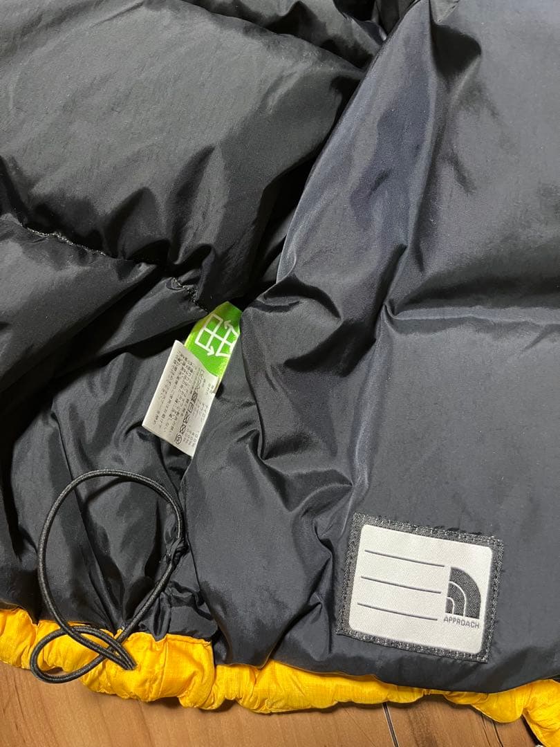 ノースフェイス　ダウンジャケット　ヌプシ　すブラック　イエロー　シュプリーム