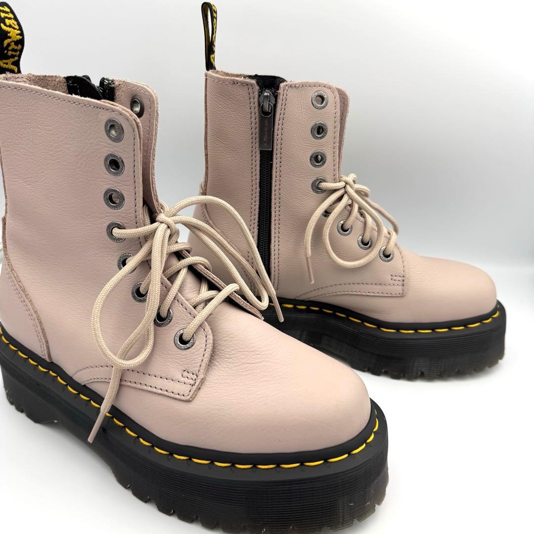 【大人気】Dr.Martens JADON III 8ホールブーツ ピンクレザー