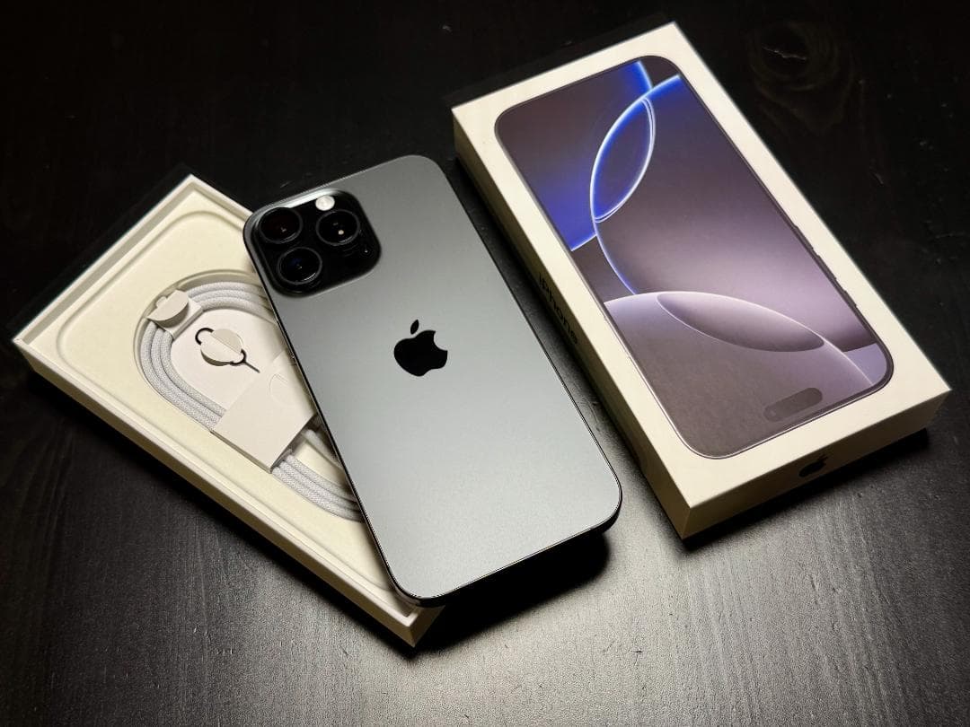 iPhone16 ProMax 256GB ブラックチタニウムSIMフリー美品