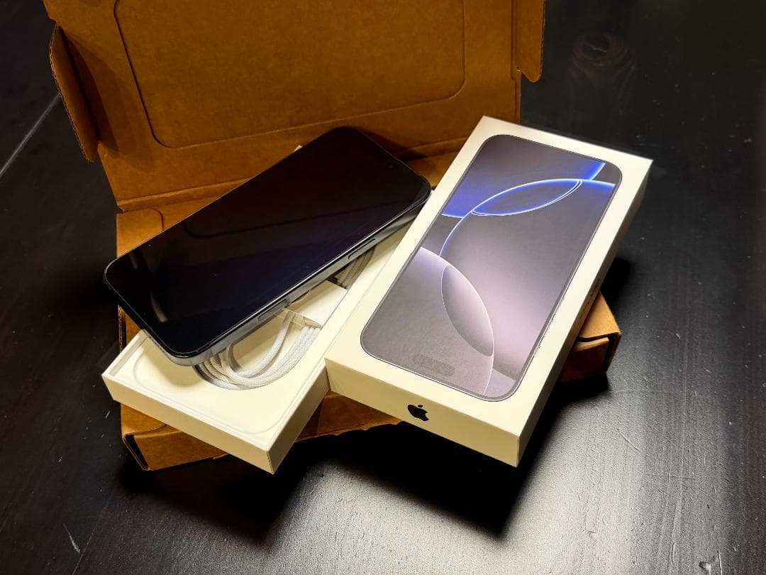 iPhone16 ProMax 256GB ブラックチタニウムSIMフリー美品