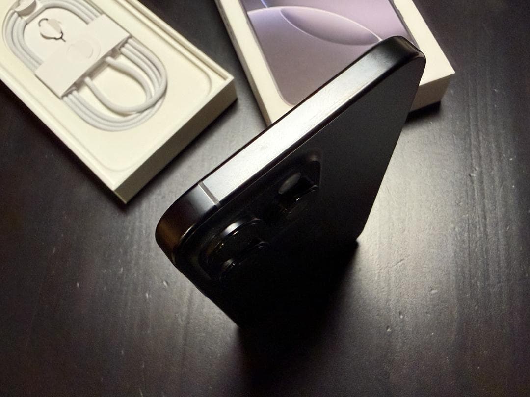 iPhone16 ProMax 256GB ブラックチタニウムSIMフリー美品