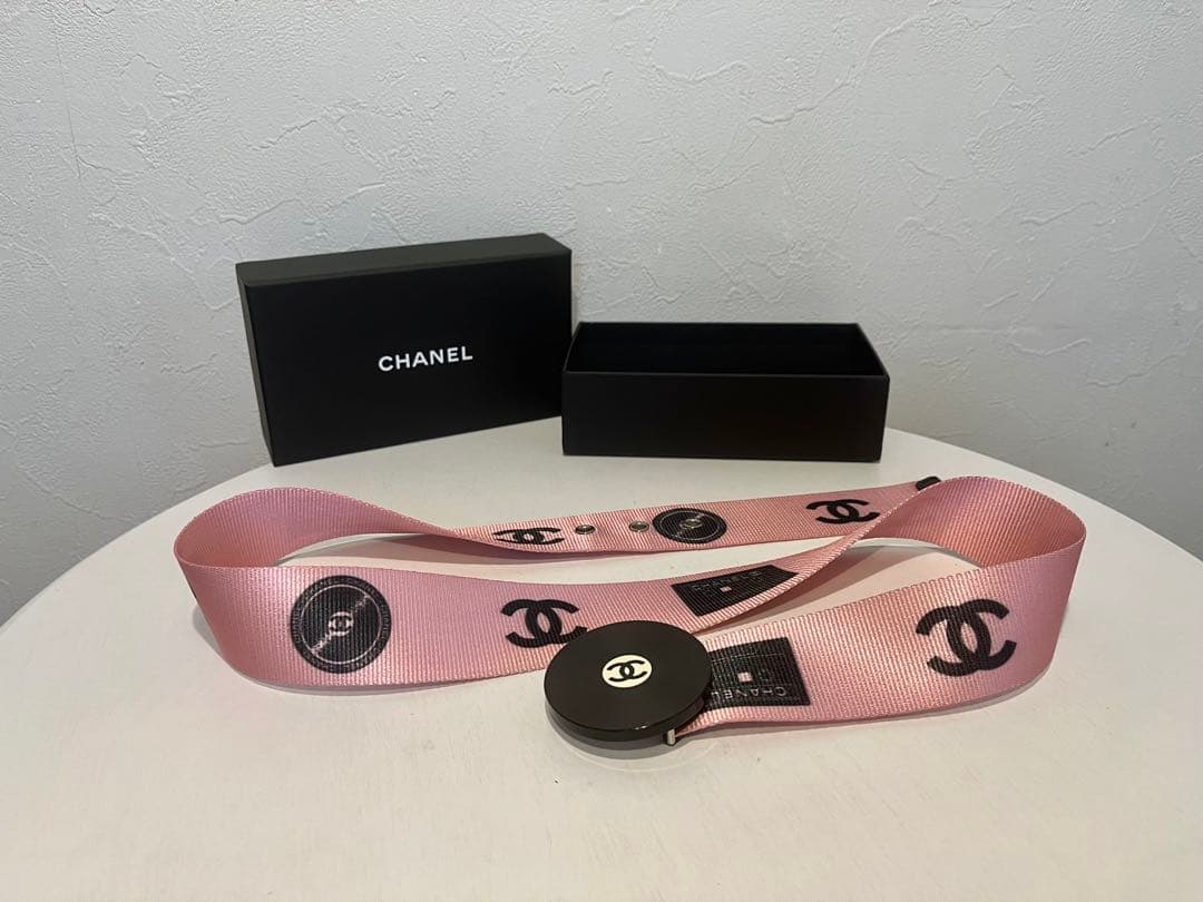 CHANEL ロゴ 入り ピンク ベルト ボックス付き 春 夏 ヴィンテージ