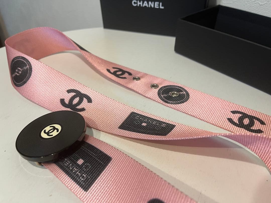 CHANEL ロゴ 入り ピンク ベルト ボックス付き 春 夏 ヴィンテージ