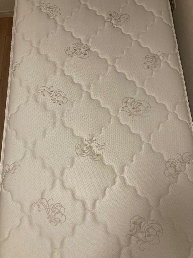 みい【美品】NIHON BED BEADS シングルマットレス