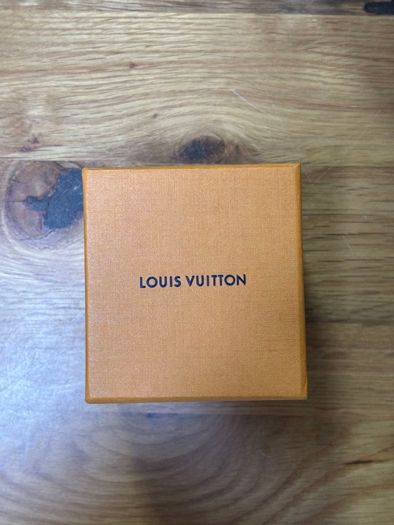 LOUIS VUITTON LV ピアス18K