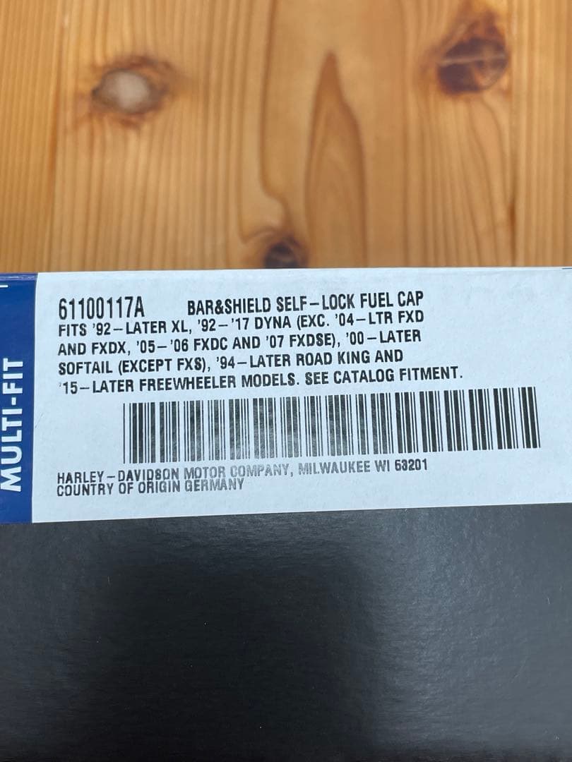 ハーレー純正 バー＆シールド セルフロッキング フューエルキャップ ブラック